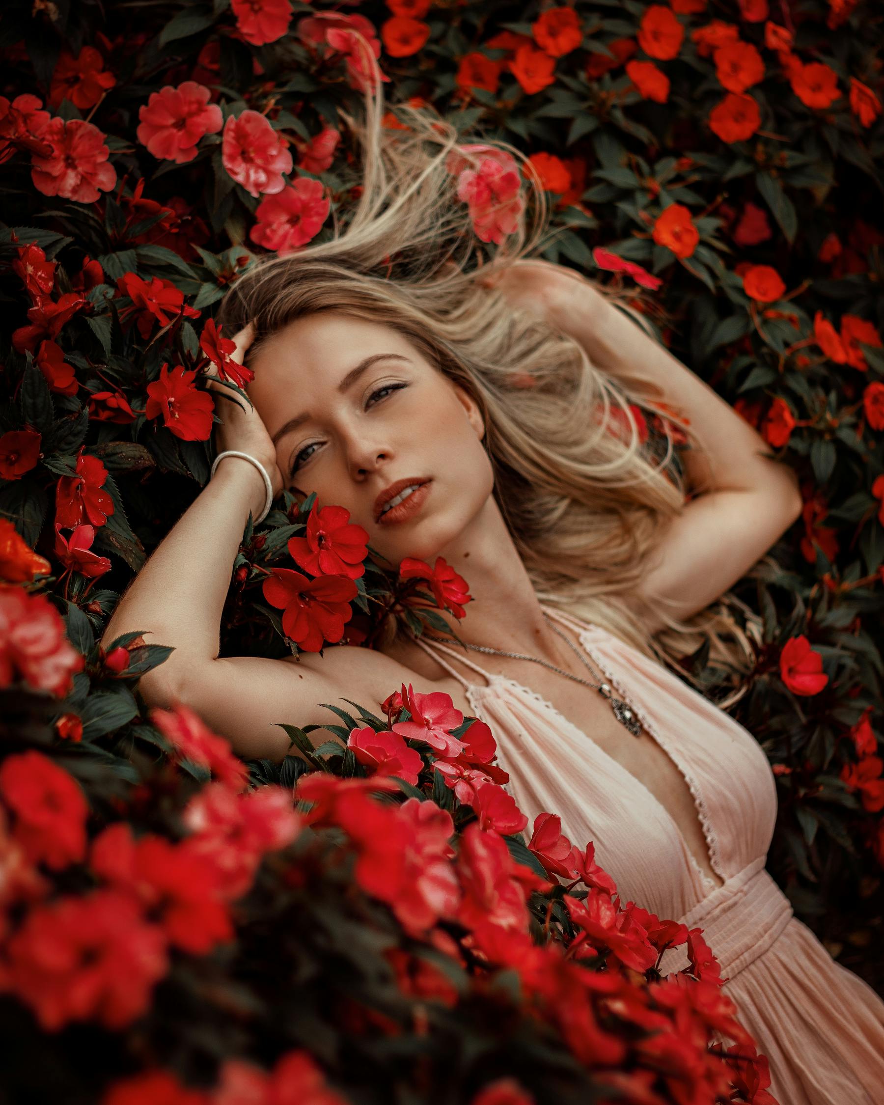 最新少女动画片，青春梦幻世界的绚烂绽放