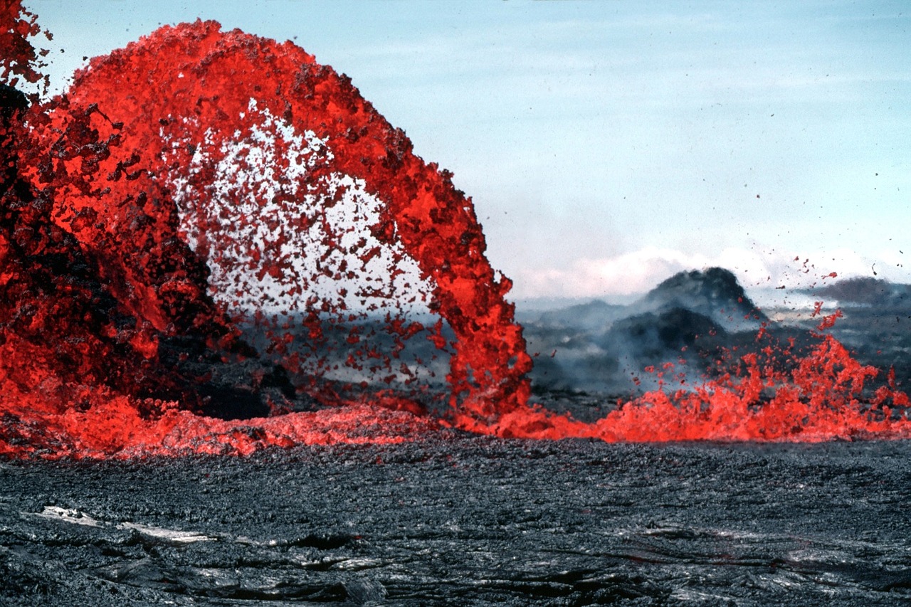 中国最新火山喷发与地质探索之旅揭秘