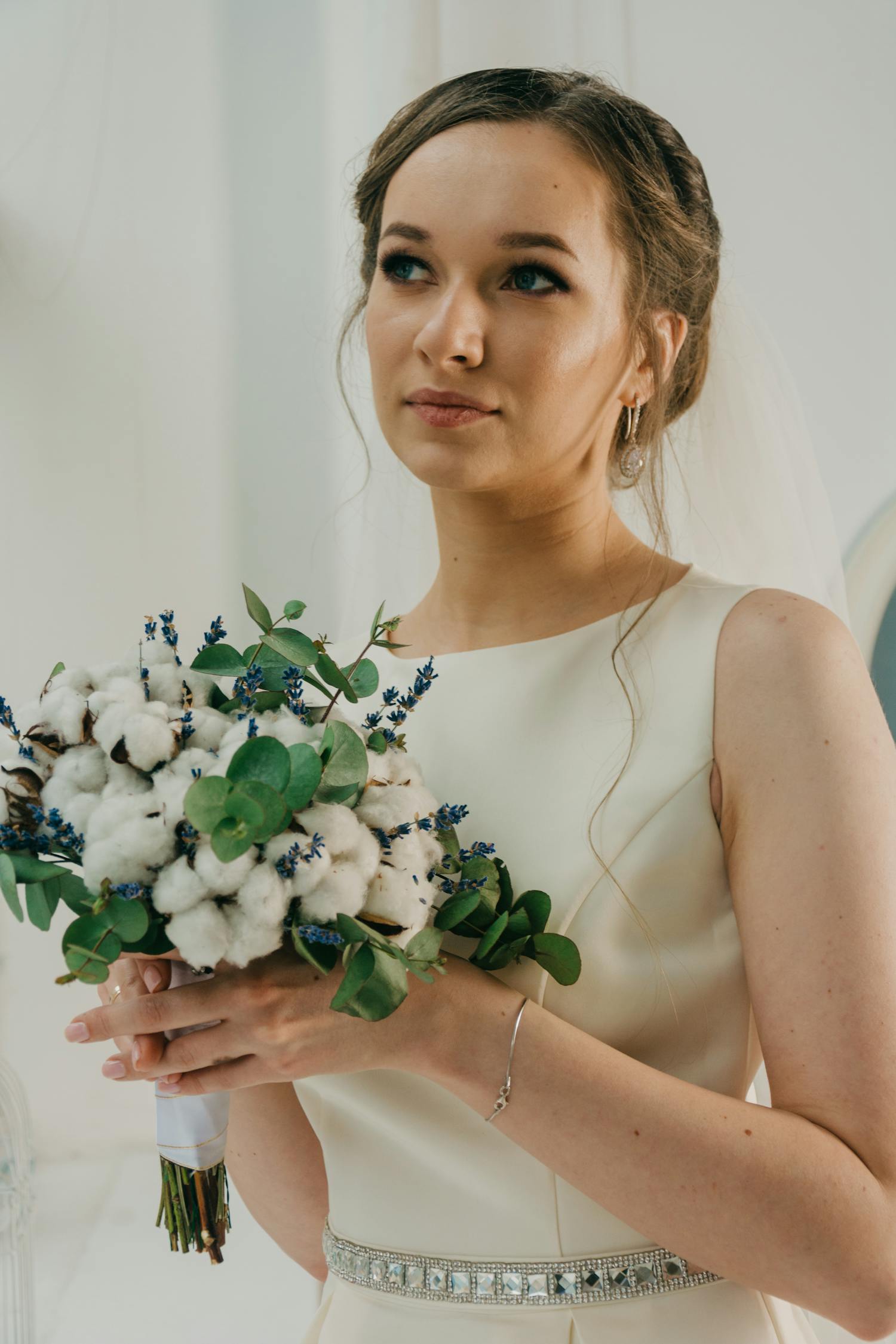 最新结婚婚纱流行趋势，时尚与经典的完美融合