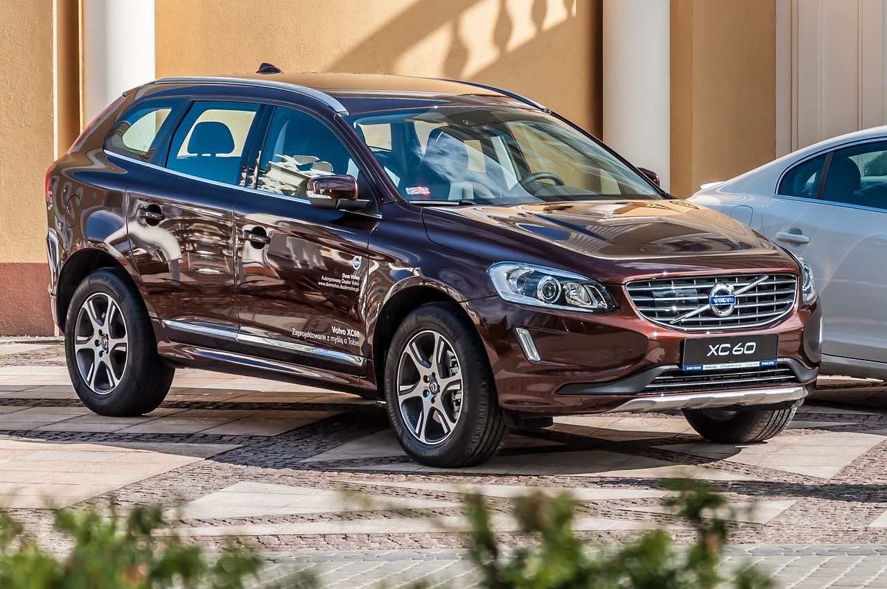 2025年沃尔沃XC90价格预测，走势及影响因素分析
